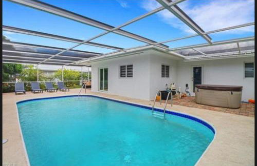 Renovated Modern Home with Big Pool & Ocean Access - Foto 21