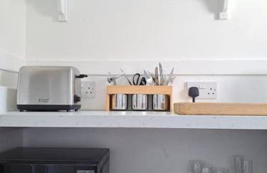 The Flat at Conway House - Photo 21