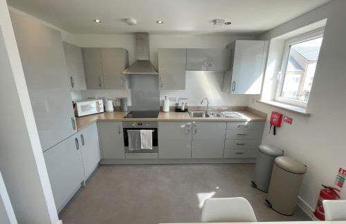 Modern 2-bedroom apartment, free parking for 2, walking distance to town centre - Foto 8