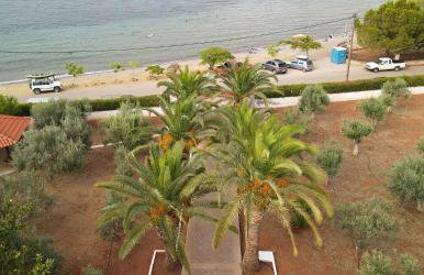 KRISSAIA SEASIDE SUITES - Photo 2