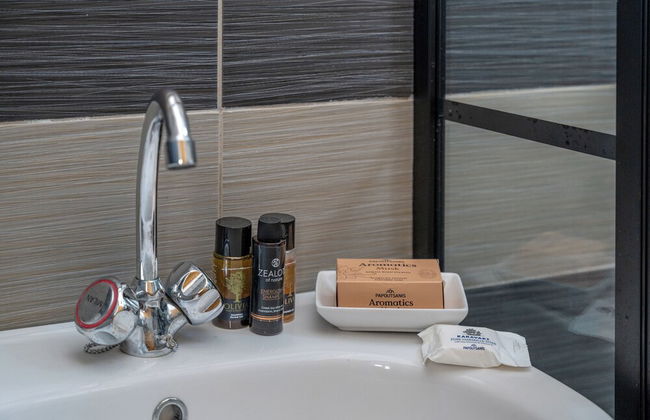 Alpha Urban Suites - Photo 43