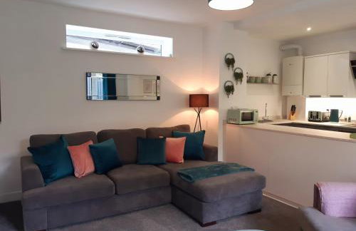 No's 7 and 8 Llewelyn Apartments - Photo 3