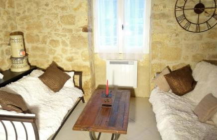 Au Pied du CHÂTEAU - 5 à 11 personnes - Baignade-canoë-piste cyclable à 100 m - Foto 13