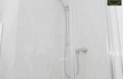 Lancing Apartments - Spacious 2 Bed - Sleeps 6 - Burnham Village - Foto 21