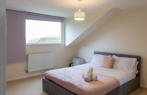 Grand 5BR Home in Market Harborough with Parking - Foto 4