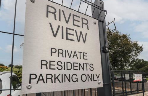 River View - Photo 14