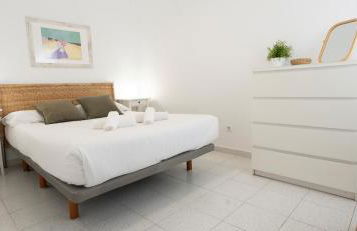 Seafront House,Sea Views,Pool and BBQ, Airport 10 mns - Photo 27