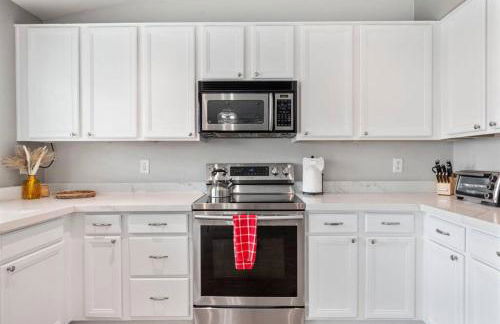 Sunkissed Private Pool 3BR Oasis w Outdoor Lounge - Foto 20