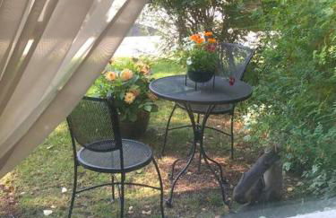 Coastal Cabin - Downtown Historical Log Home - Foto 12