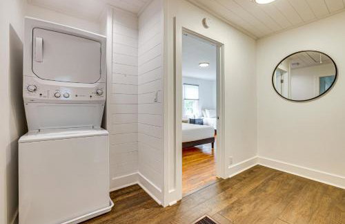 Families Welcome, Fenced Yard: Inviting Greer Home - Photo 18