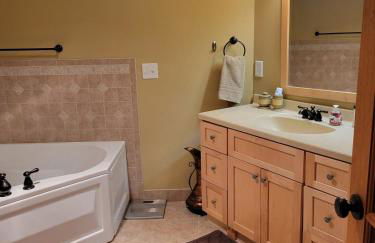 Comfortable Room Rental for a Vacation in Poweshiek County, Iowa - Foto 16