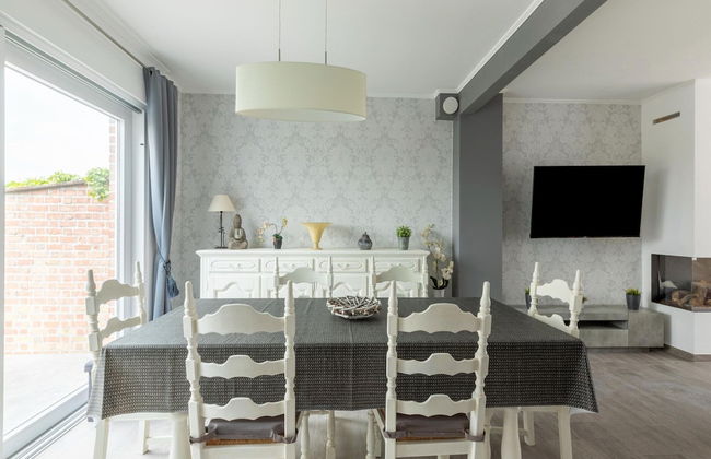 Modern Villa w/ Private Yard - Foto 31