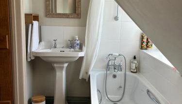 Cottage 7 mins from Henley with gated parking - Foto 4