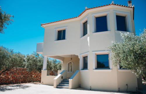 Villa Di Leon - Uniquely Designed Villa with Pool in a Picturesque Village near Famous Porto Limnionas, Offering Exceptional Hospitality By Villa Mana Gers - Photo 18