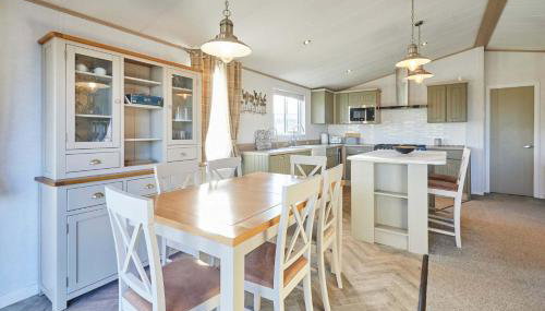 Hedgerow Lodge with Hot Tub - Foto 4