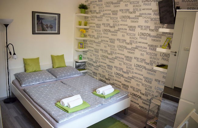 Apartment in the center with a balcony - Photo 4