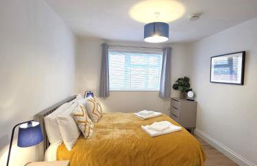 Stunning One Bed Flat at Dawe Luxury Suites - An Entire Apartment near Ely Cathedral & Train Station - The Perfect Base to Explore Ely, Cambridge, Norfolk & London - 2 Guests Max - Photo 6