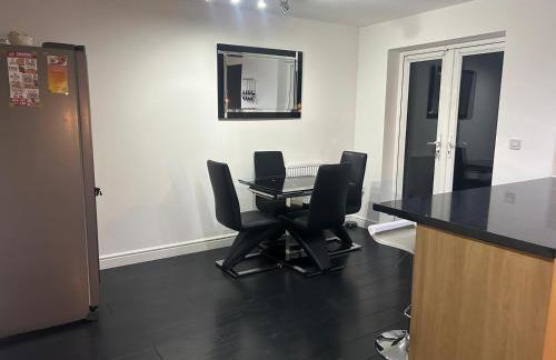 Entire 3 bedroom deluxe house - Foto 12