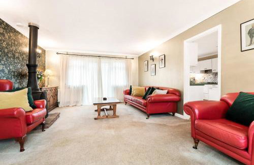 2-Bed Home with Free Parking - 2 min Walk to Bus - Foto 7