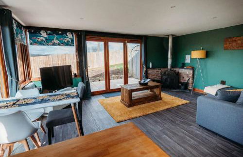 Woodpecker Lodge- A Pet Friendly Rural Retreat - Photo 14