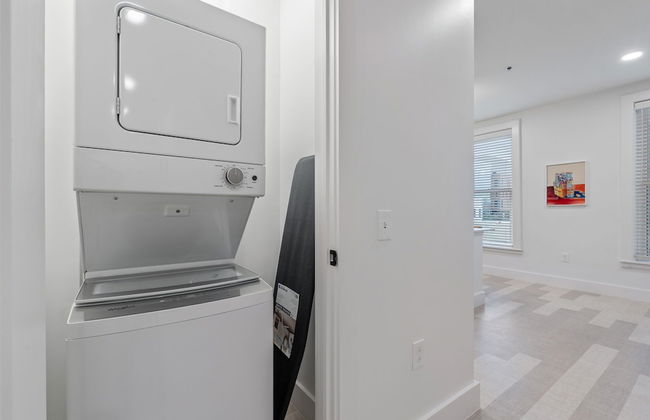 The Continental, powered by Placemakr - Downtown - Market Square - Photo 63