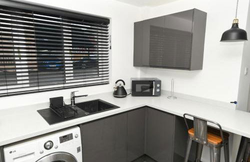 Modern Home in Royston, Free Off-Street Parking, Perfect for Families, Contractors & Work - Foto 14