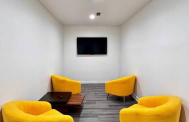 Sleeps 24+ Luxury house Near Chicago 12 king beds - Foto 78