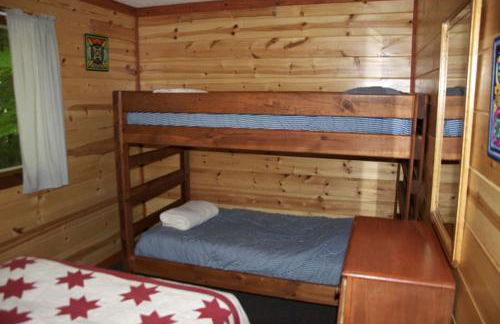 Secluded Rustic Cabin Rental in the Woods of Squaw Lake in Northern Wisconsin - Foto 9