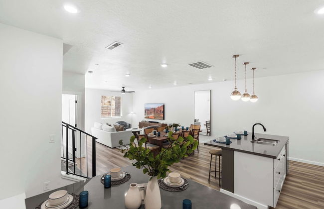 Brand New! Desert Cliff Sleeps 20 Guests! - Foto 45