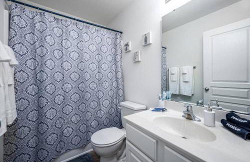 Duke 10 Min Away 3 Bedroom - Photo 39