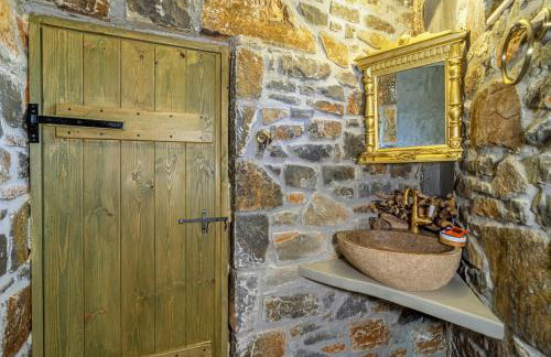 Perachori Boutique Studios - Photo 23