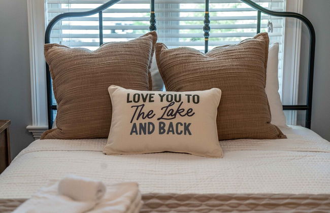 Island Getaway on Delavan Lake - Photo 4