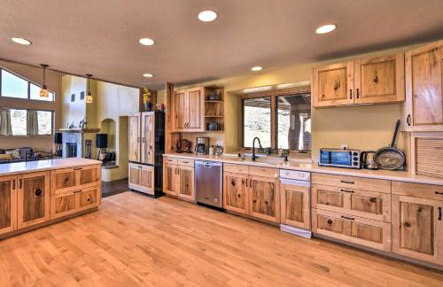 Luxe Twin Lakes House with Mountain and Lake Views! - Foto 7