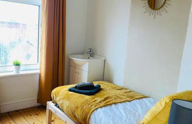 Selston House, 3 bedroom cosy cottage Home for up to 6 Guests, Cul-de-sac on Private road - Foto 10