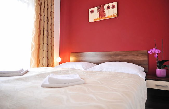 Melrose Apartments 2 - Photo 4