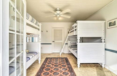 Bayfront Retreat with Game Room and Outdoor Pool! - Foto 22