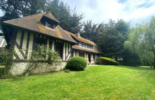 Chant des mouettes Maison rénovée spacieuse tout confort grand jardin belle terrasse aménagée parking 8 personnes 4 sdb 5 wc à 10 mn à pied de la mer Port en Bessin tous commerces restaurants proche Omaha Beach - Photo 28