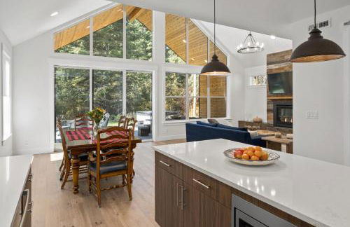 Wildwood Cabin at Suncadia- Hot Tub, Firepit, BBQ, Gourmet Kitchen, Fireplace, Smart TVs, Hi-speed Wi-Fi, Secluded - Foto 12