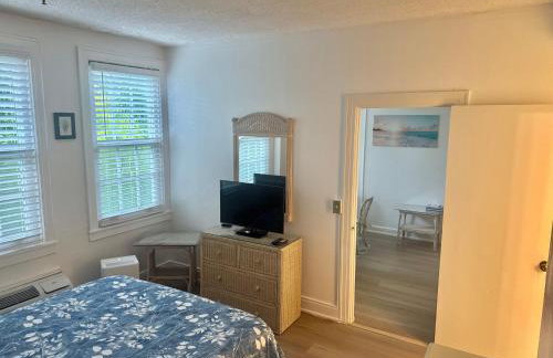 TROPICAL Palm Beach NEW SUITE 3 Beds 2 BEDRS &2BATHROOMS ENSUITE BEACH 5 MINOutdoorPOOL Garden - Photo 8