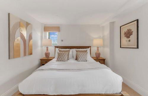 Hiron's Piece and Honeysuckle Cottage - with Hot Tub - Photo 63