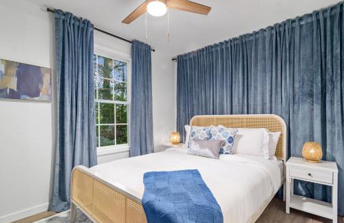 Game Room and Huge Yard with Fire Pit Yard Games and BBQ Near UE and Downtown - Foto 18