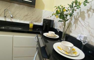 Kitnet Moderna, confortável , climatizada é linda 7A - Foto 3