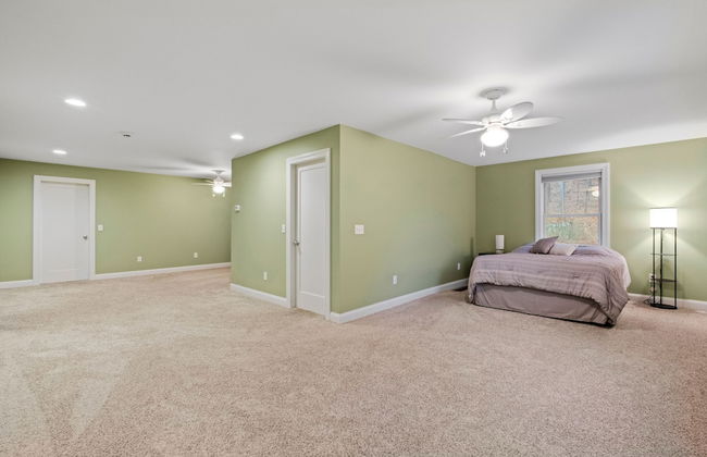 Massive Home w Sauna Pools Hot Tub Fireplaces - Photo 38