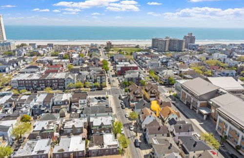 Beautifully Renovated 6BR 2BA 2 Blocks to Beach - Foto 63