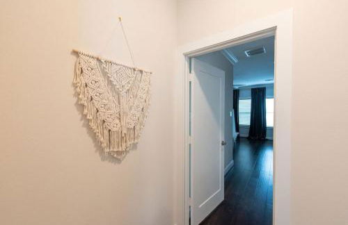 15mi to FIFA l Walkable l Gym l Garage l Heights! - Foto 47