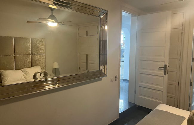 Luxury 4 bedroom villa with jacuzzi - Photo 19