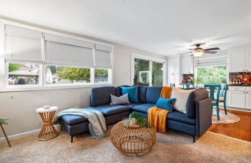 4 Bedroom Pool and Hot Tub Home Near Cleveland - Photo 40