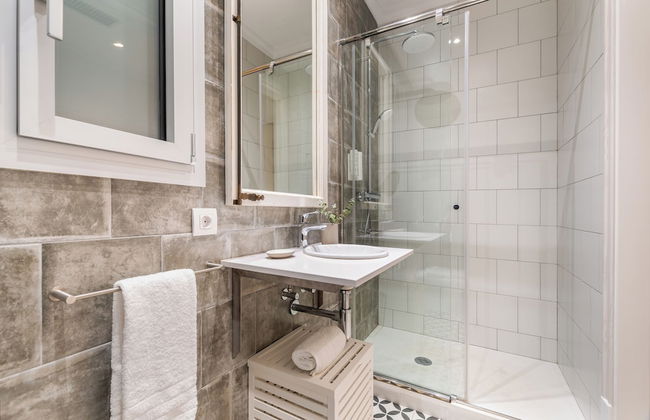 Fuster Apartments By Aspasios - Photo 80