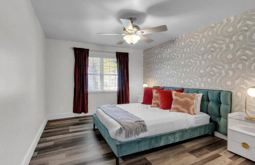 10min to EXPO - Family-Friendly with Office & Playroom - Photo 16