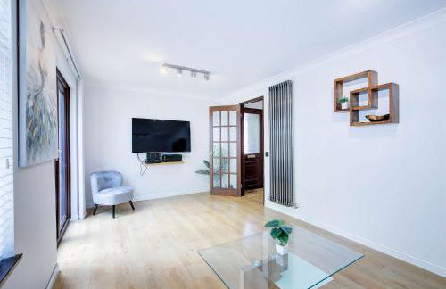 Spacious & Bright 3 Bedroom House in Peterborough - Foto 16